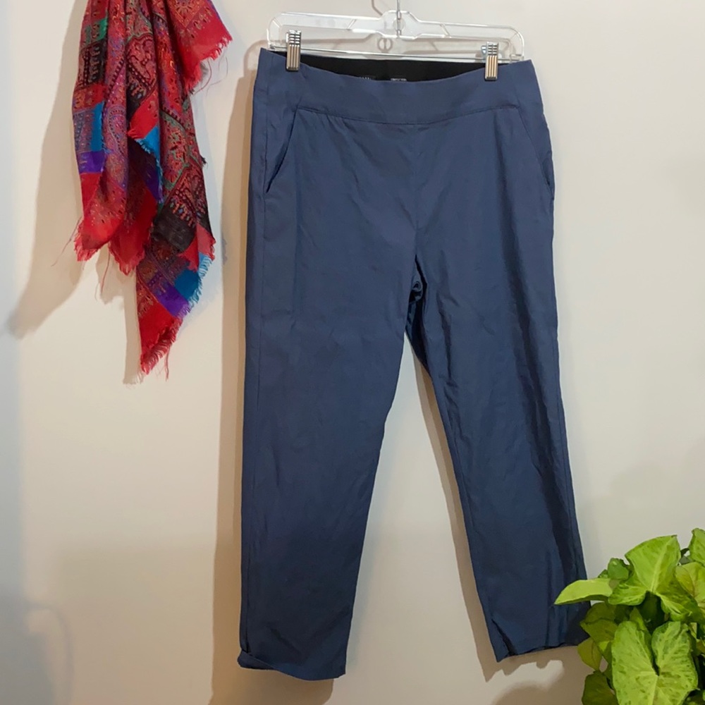 Simply Vera Wang Fitted Blue Capri M